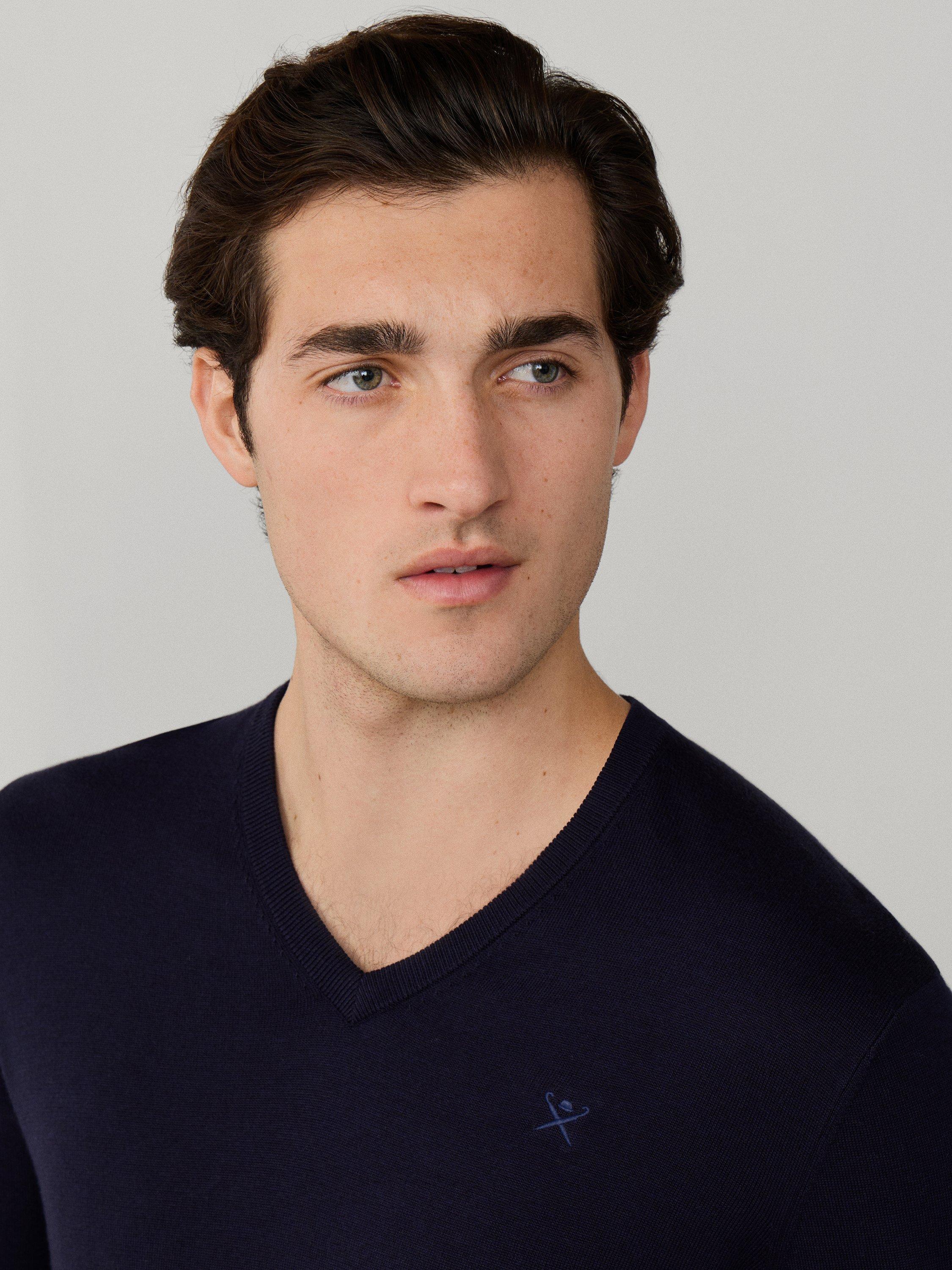 Product image 5 of 8, which shows Hackett London Cotton with Silk V-Neck Jumper, Old Navy, XS