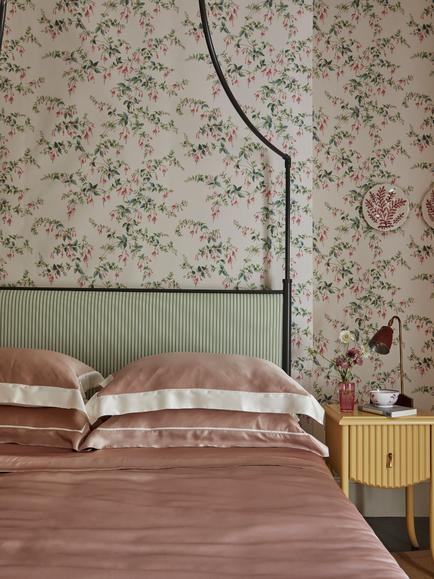 Gingerlily Mulberry Silk Fitted Sheets - view 2, Vintage Pink