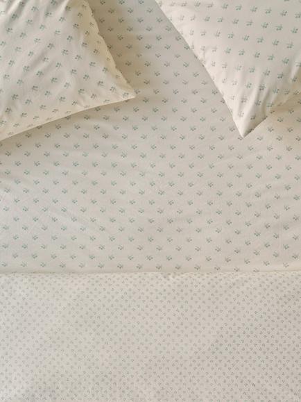 Piglet in Bed Martha Washed Cotton Fitted Sheet, Mellow Green/Cream