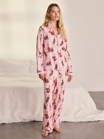 Chelsea Peers Festive Giraffes Button Up Long Pyjama Set, Pink, Pink