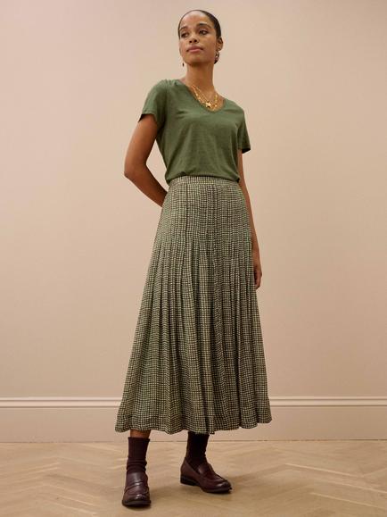 Brora V-Neck Pure Linen T-Shirt, Moss - view 2, Moss