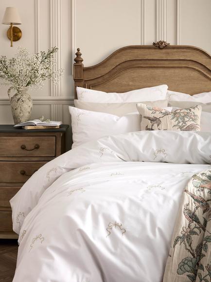 Historic Royal Palaces Bow 200 Thread Count Duvet Cover Set, White, White