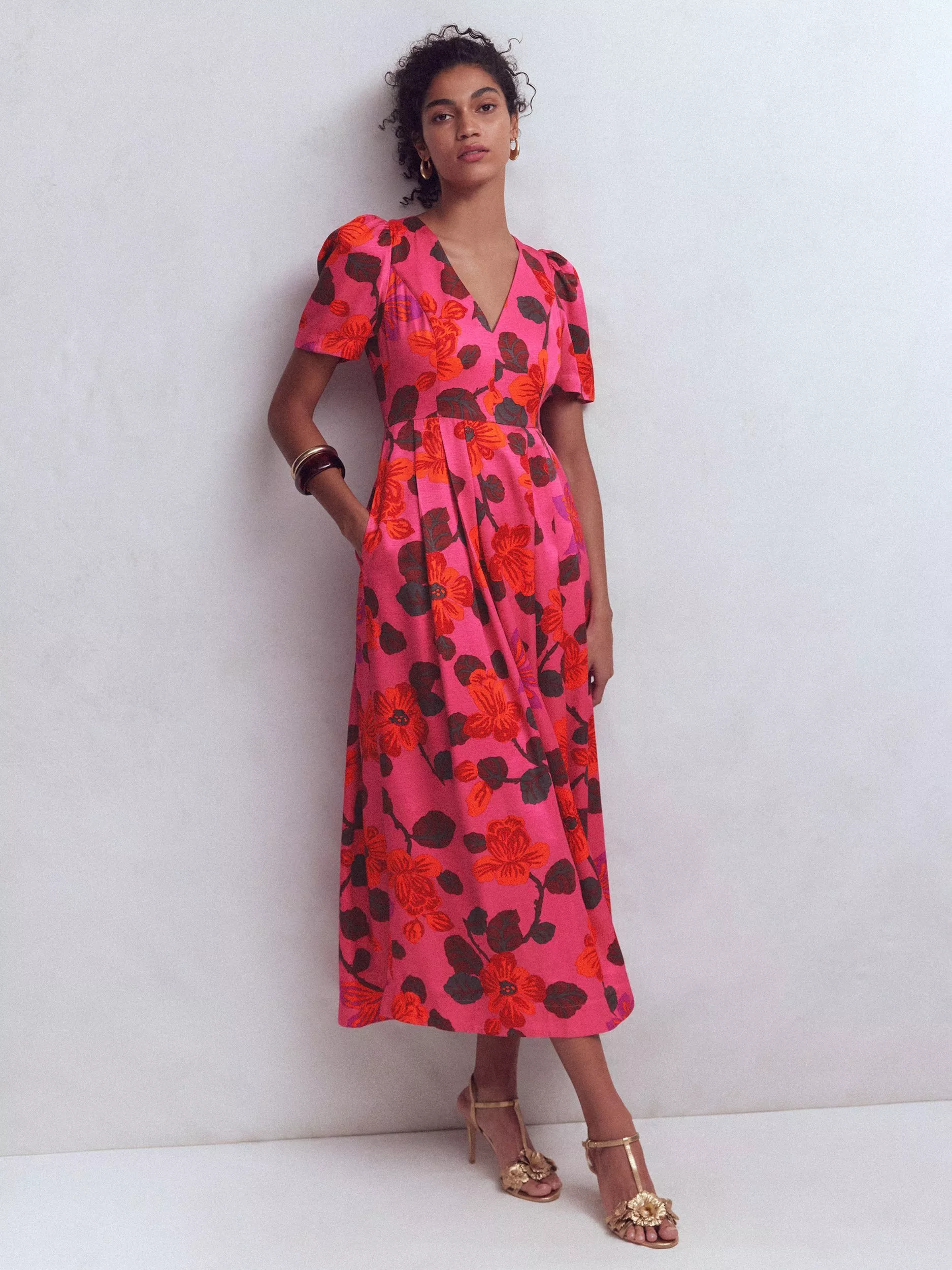 Boden Pleated V-Neck Midi Dress containing LENZING™ ECOVERO