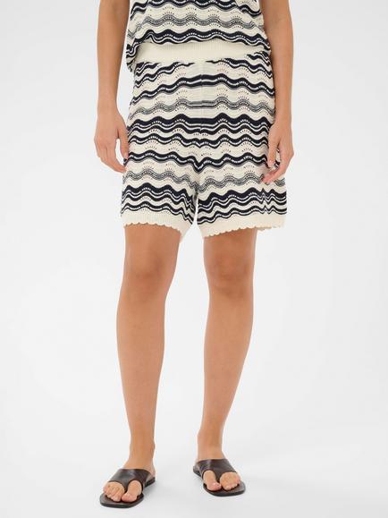 KAFFE Kaanna Knitted Mid Rise Scallop Trim Shorts, Chalk/Midnight, Chalk/Midnight