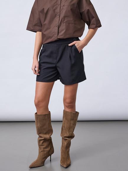 Sisters Point Viksa Mid Rise Tailored Shorts, Black