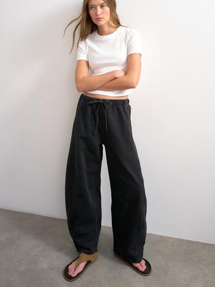 Topshop Pull On Barrel Leg Jeans - view 2, Black