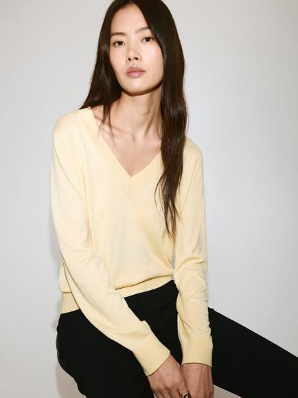 Mango Lucca Lightweight V-Neck Knit Jumper, Vanilla, Vanilla