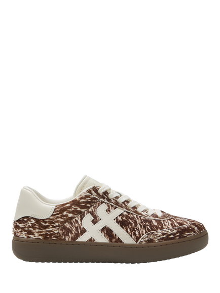 FitFlop The Dash T-Toe Leather Trainers, Brown/White, Brown/White