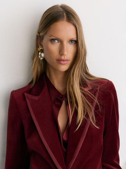 Reiss Wren Single Breasted Velvet Blazer, Dark Red - view 2, Dark Red