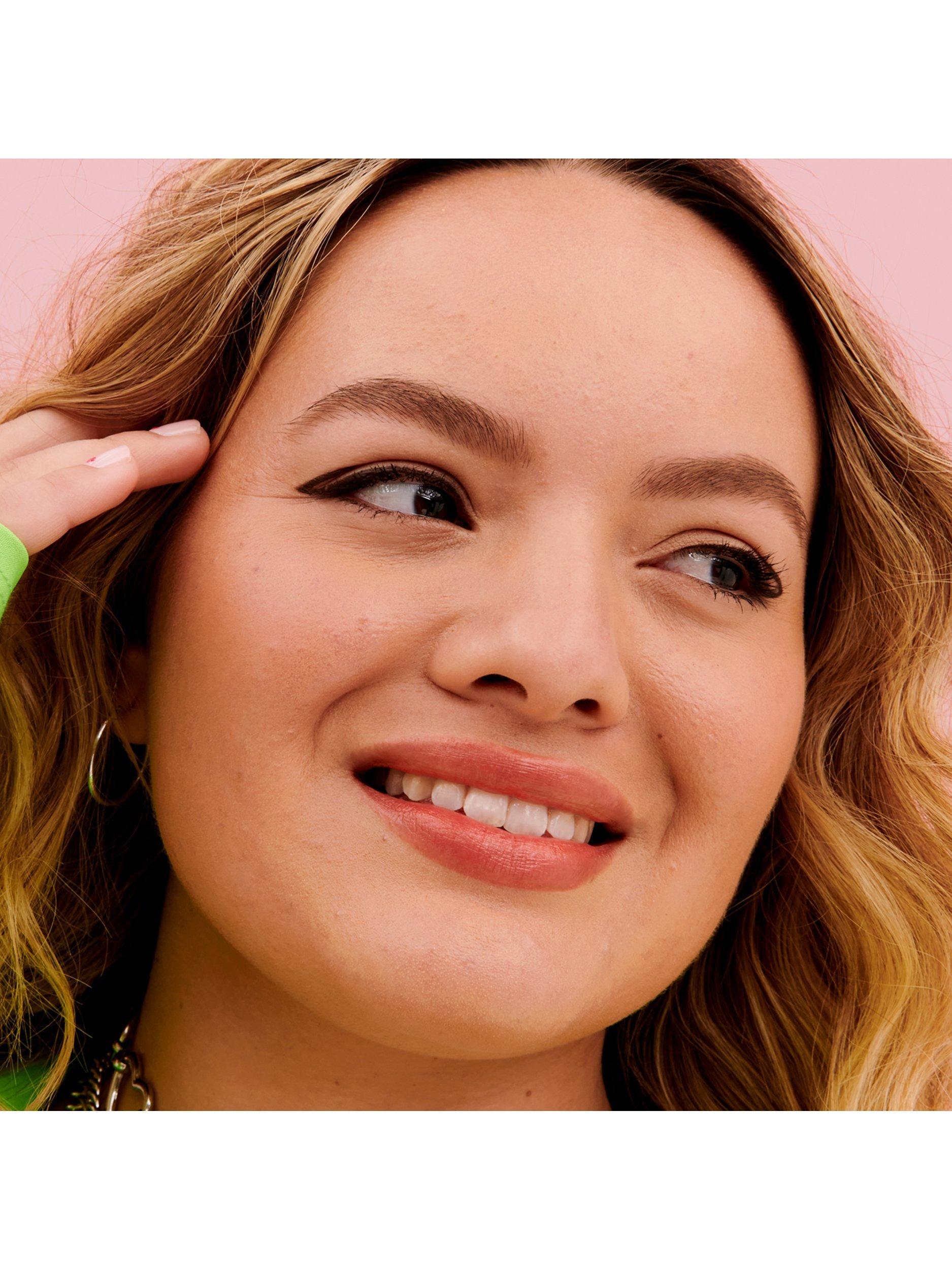 Product image 2 of 7, which shows Benefit Gimme Brow+ Volumising Pencil, 2.5 Neutral Blonde