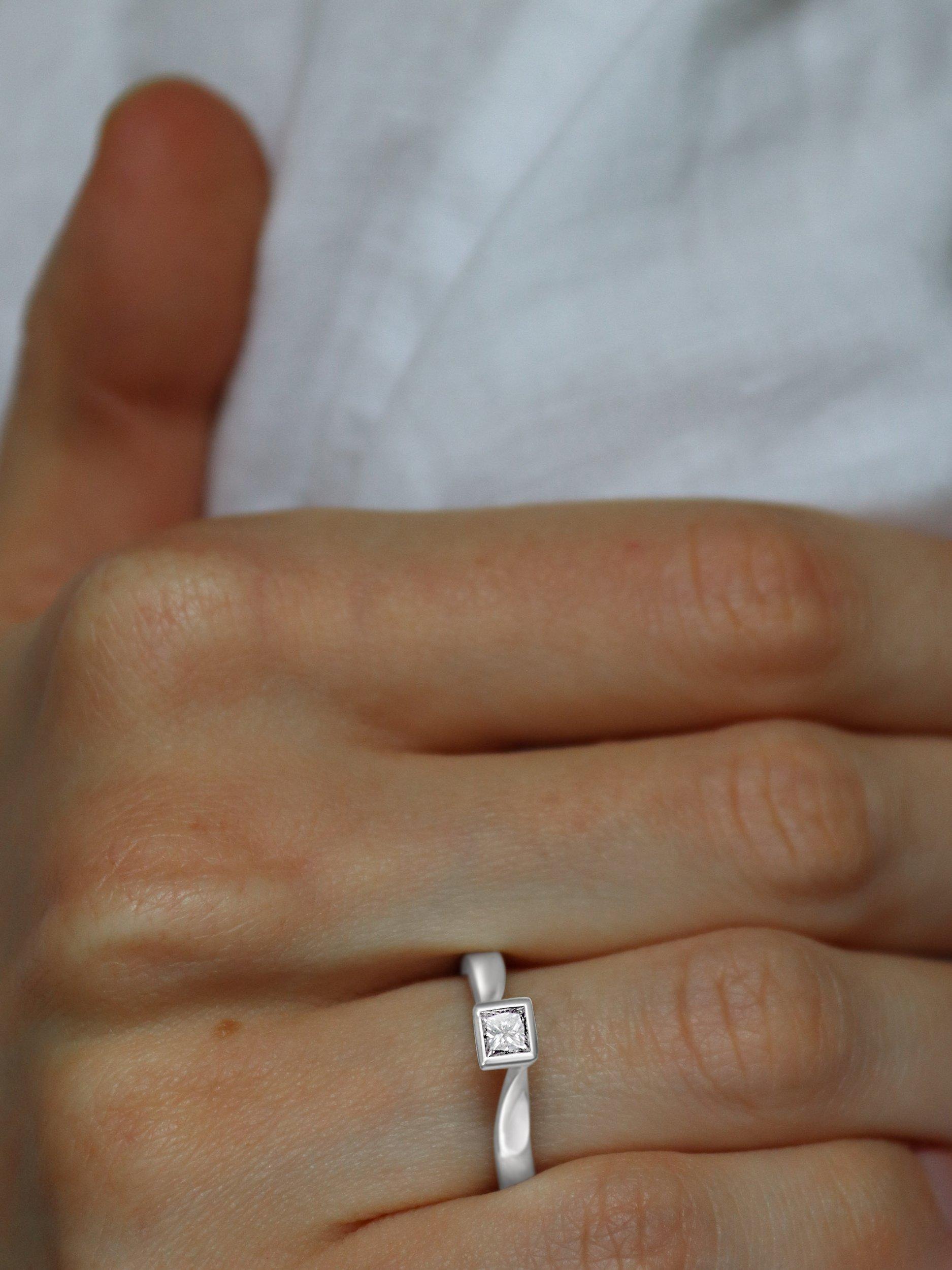 Product image 4 of 4, which shows Milton & Humble Jewellery Pre-Loved 950 Platinum Diamond Twist Engagement Ring