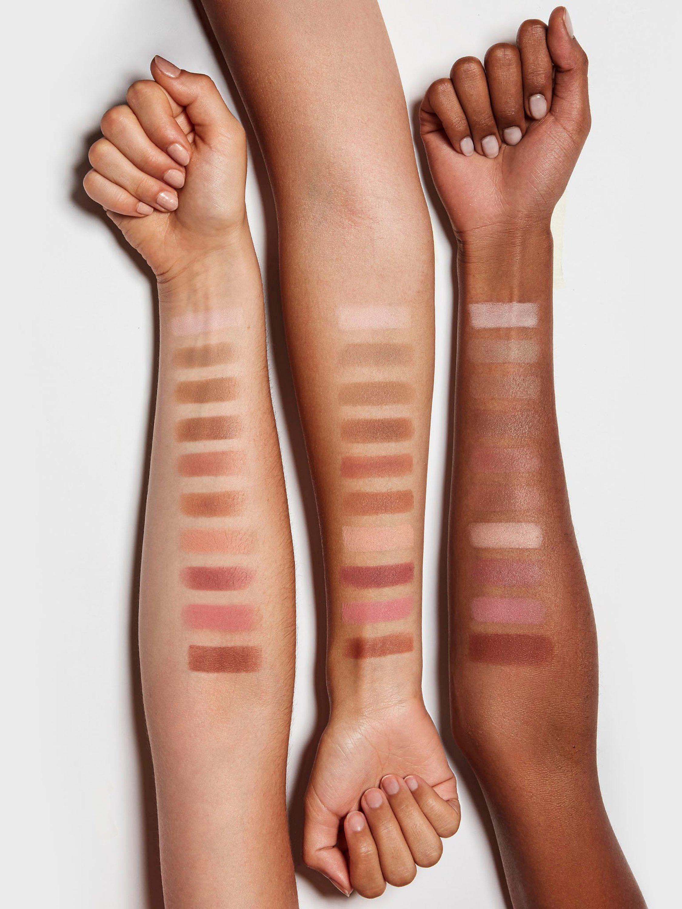 Product image 5 of 5, which shows Carolina Herrera Chic Mono Eyeshadow Matte, Caramel
