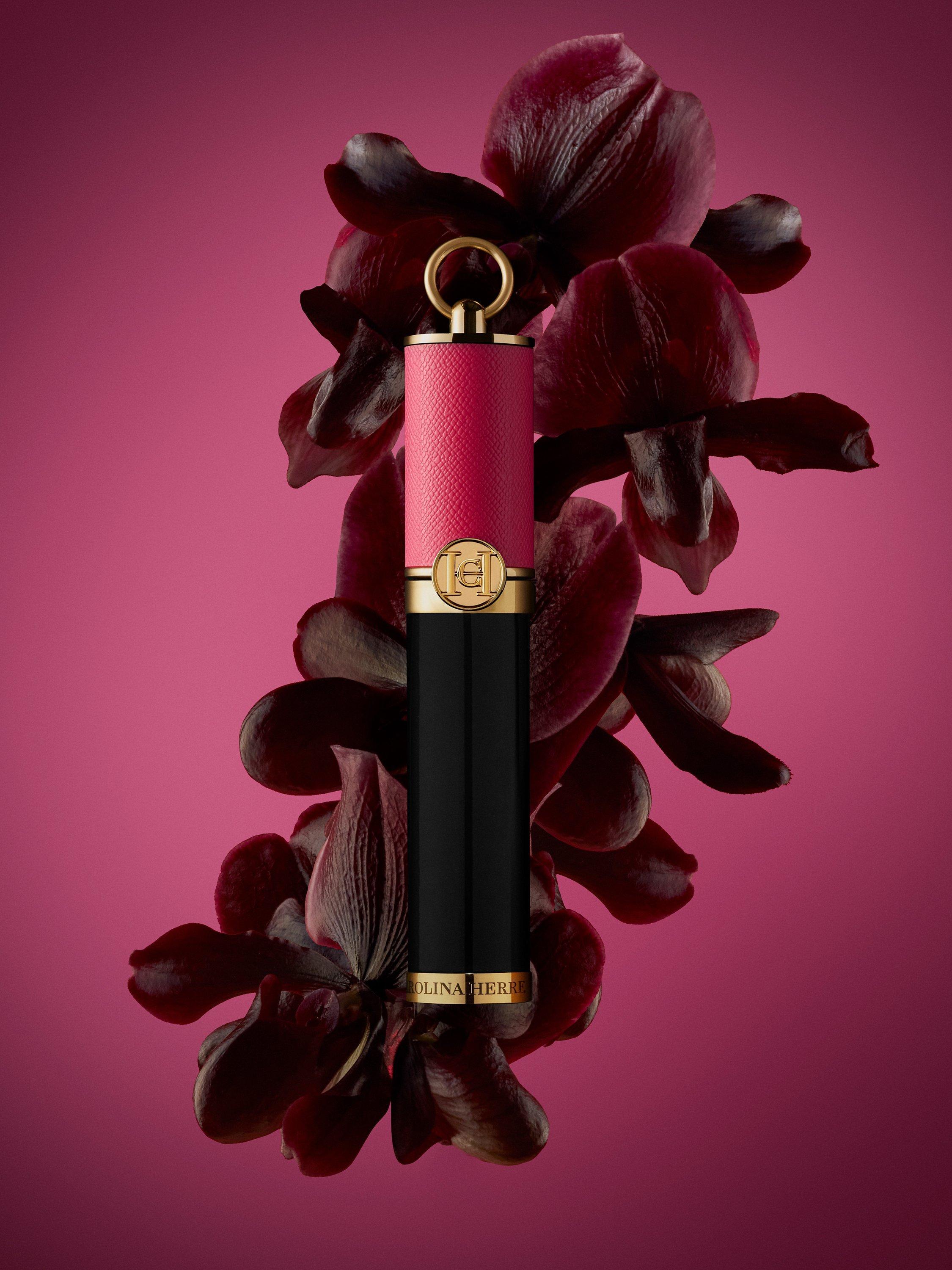 Product image 2 of 6, which shows Carolina Herrera Fabulous Eyes Mascara Waterproof, Black
