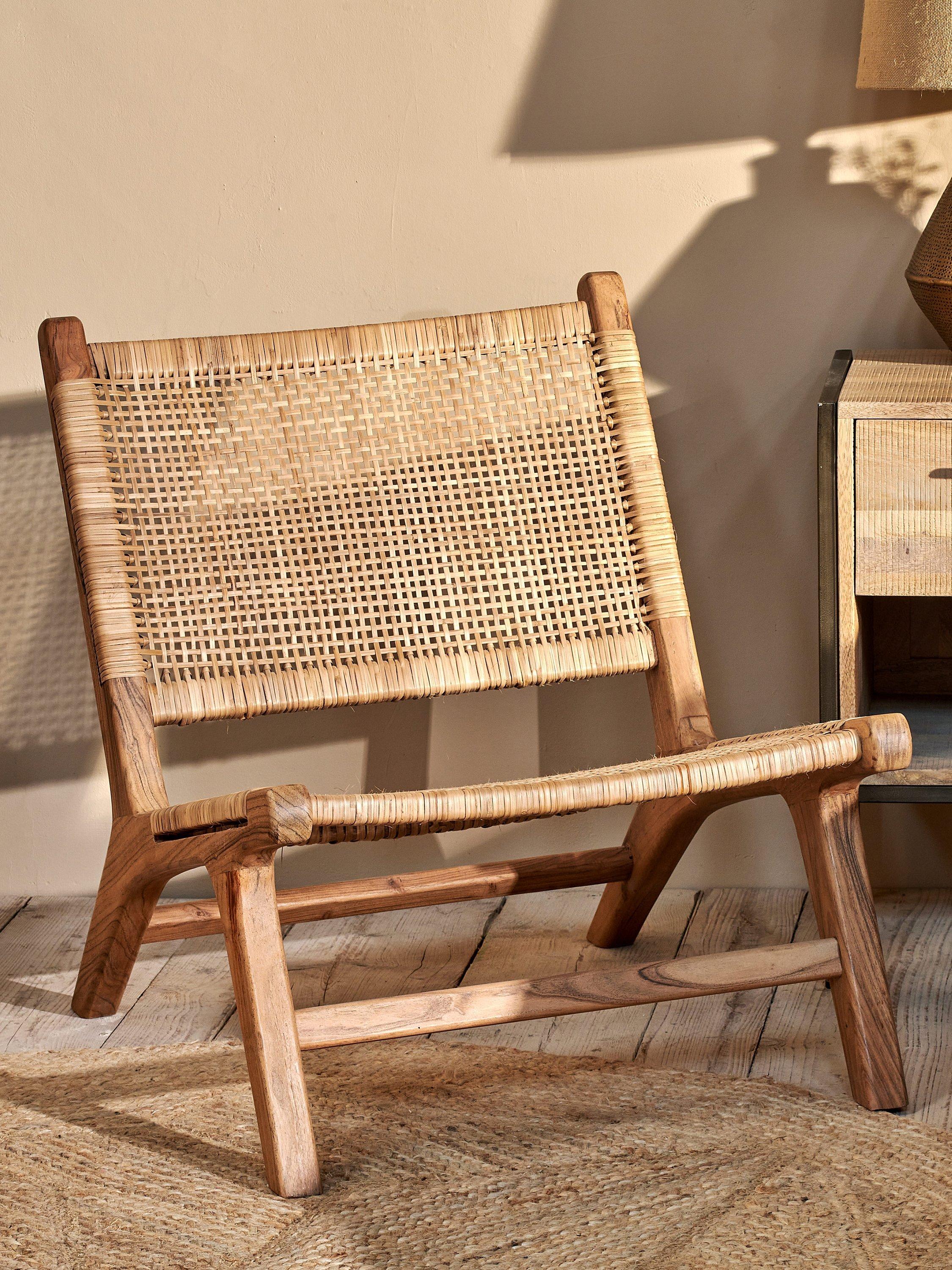 Madrisana Range, nkuku Madrisana Acacia and Rattan Lounger