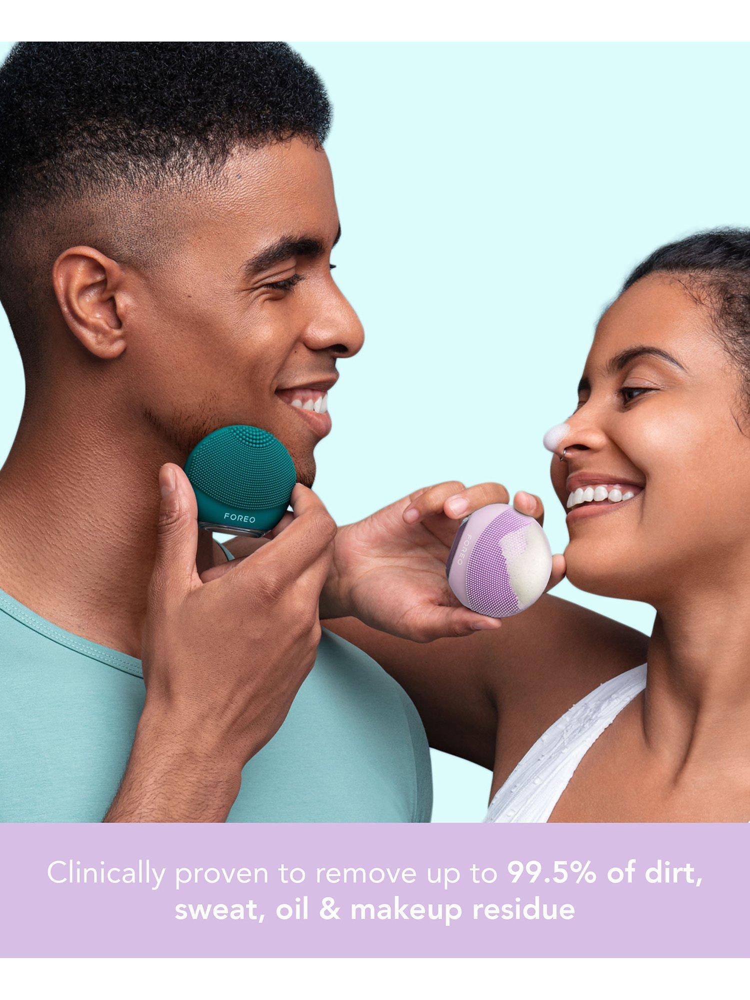 FOREO LUNA 4 Go 2-Zone Facial Cleansing & Firming Device for All Skin Types, Lavender