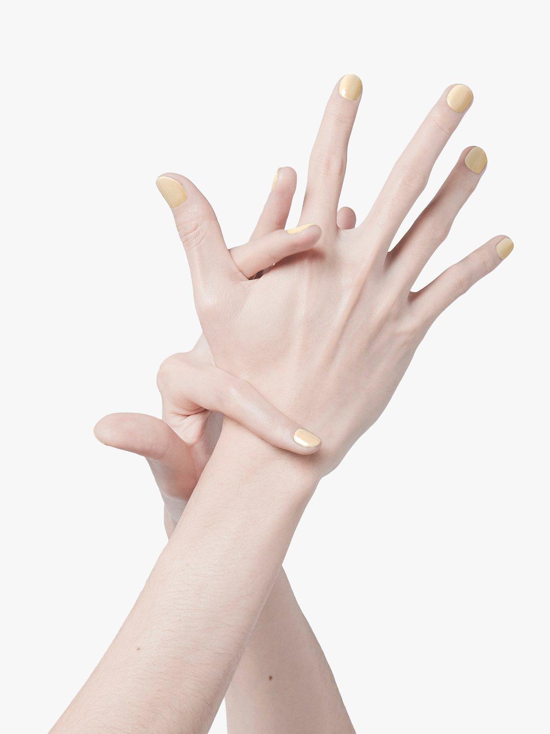 Product image 5 of 6, which shows Gucci Vernis À Ongles Nail Polish, 218 Cecilia Ivory
