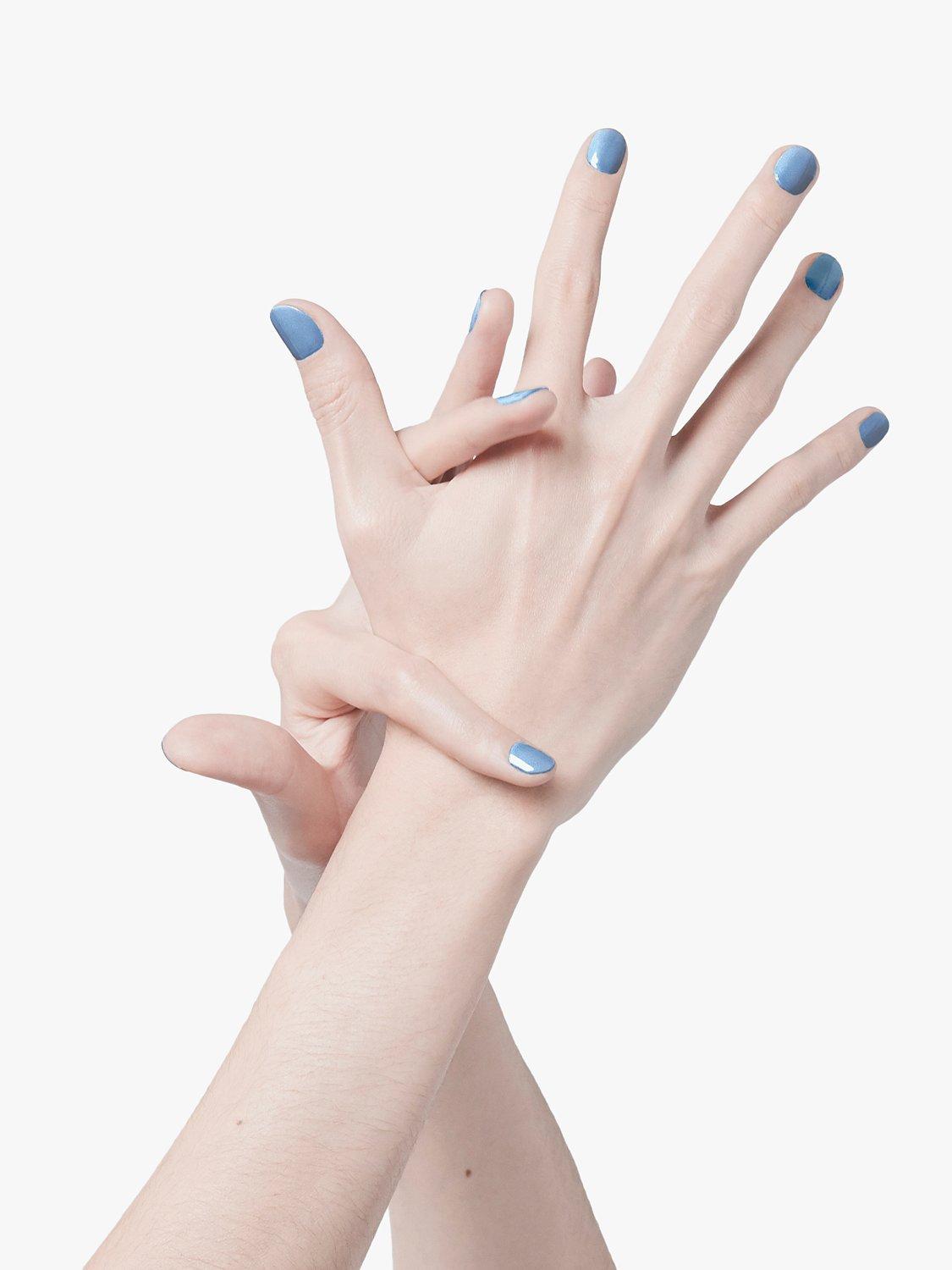 Product image 5 of 6, which shows Gucci Vernis À Ongles Nail Polish, 716 Baby Blue