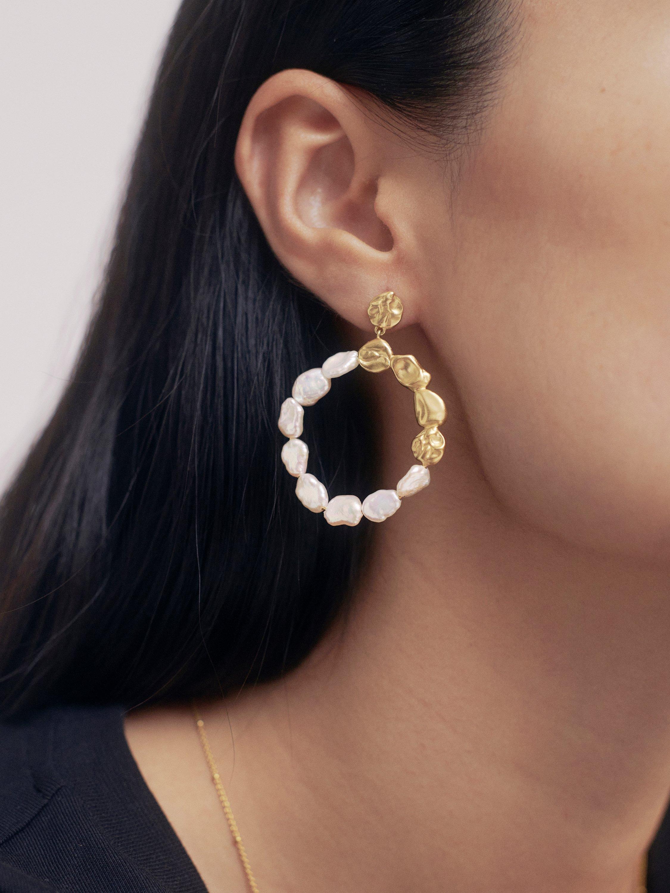 Monica Vinader x Mother of Pearl Keshi Pearl Small Hoop Earrings