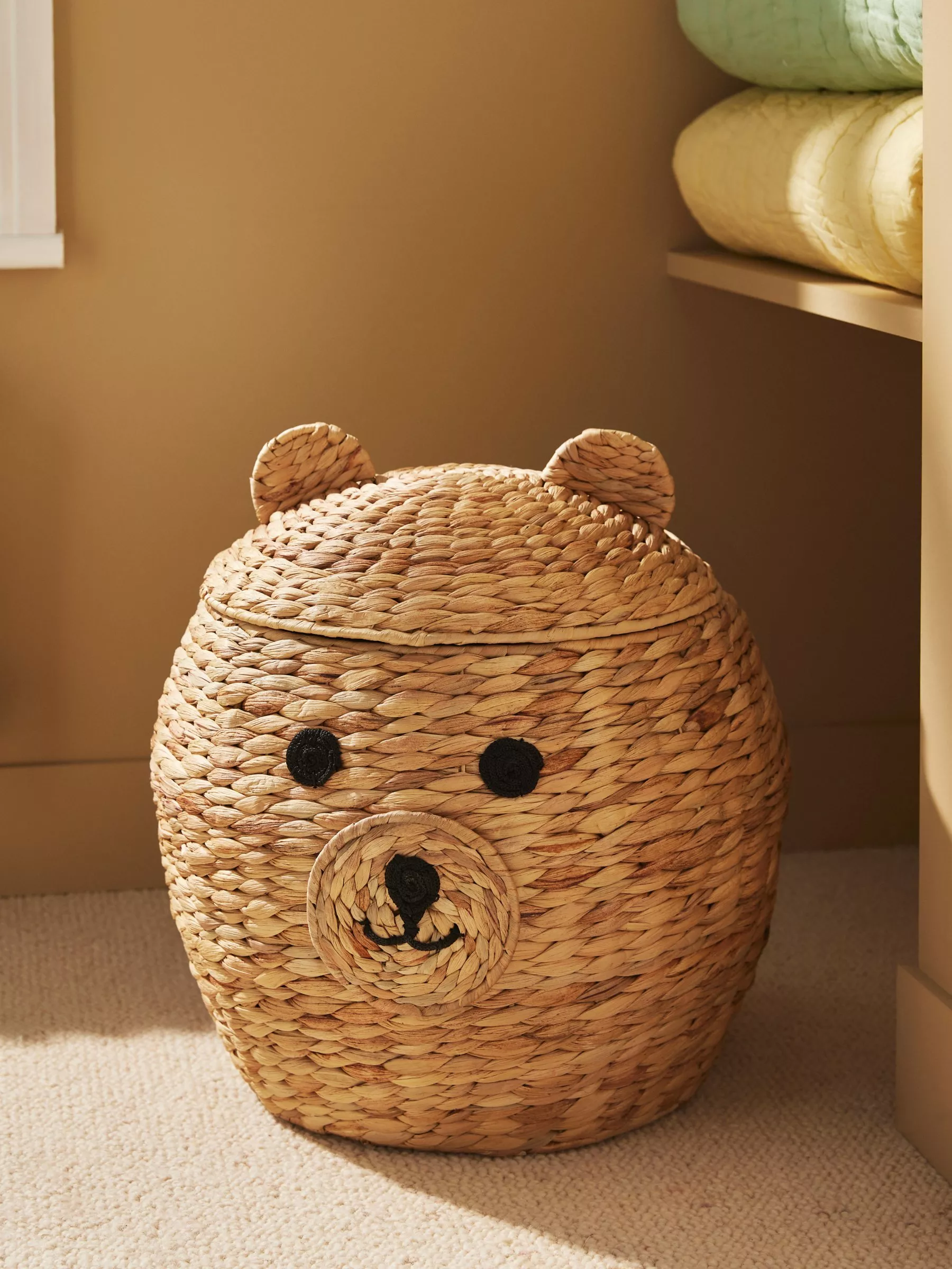 Wicker basket in the shape of a bear's head