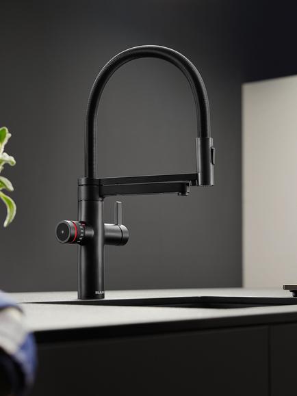 BLANCO Evol-S Pro 4-In-1 Instant Boiling Hot & Filtered Water Single Lever Pull-Out Kitchen Mixer Tap - view 2, Matt Black