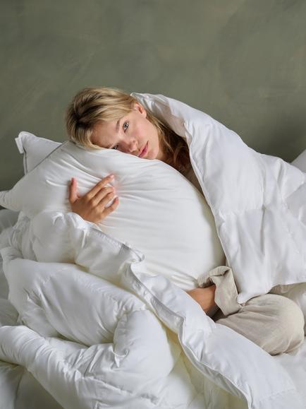Bedfolk Duck Down Kingsize Pillow, Soft, White