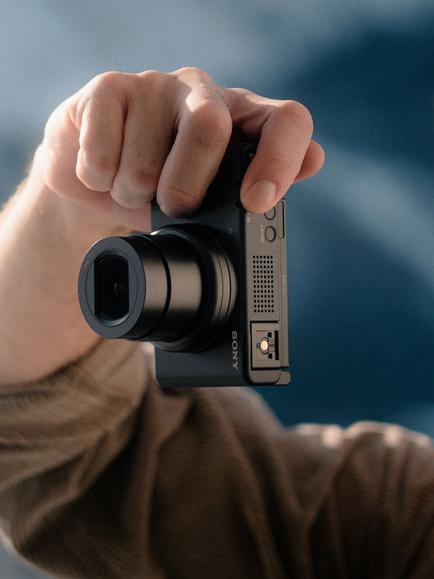 Sony ZV-1 II Hybrid Travel Camera with 18-50mm Wide Angle Zoom Lens, 2.7x Optical Zoom, 4K Ultra HD, 20.1MP, Wi-Fi, Bluetooth, 3” Vari-Angle Touch Screen, Black - view 2, Black