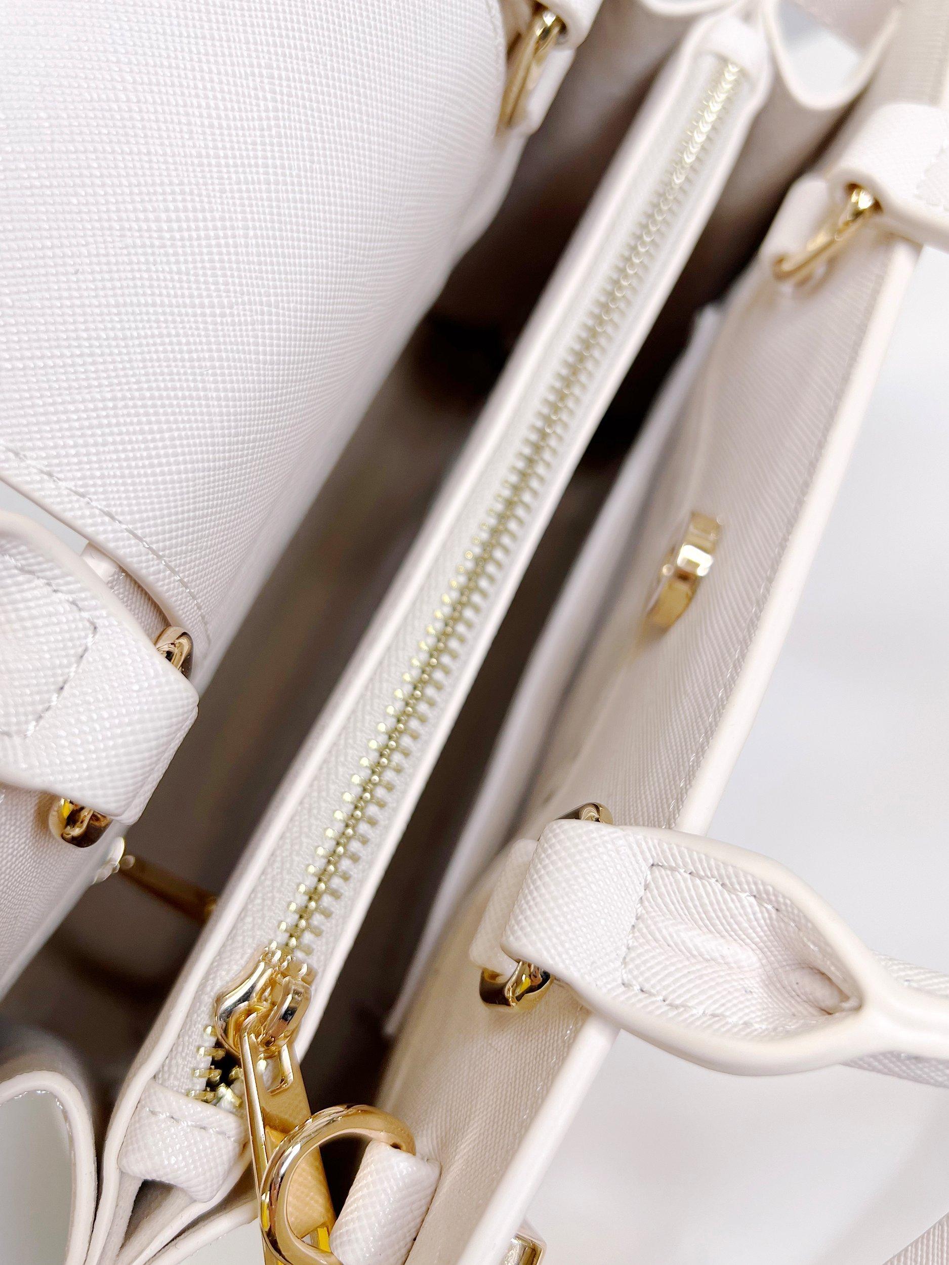 Product image 7 of 9, which shows Alie Street Derby Handbag, Nude