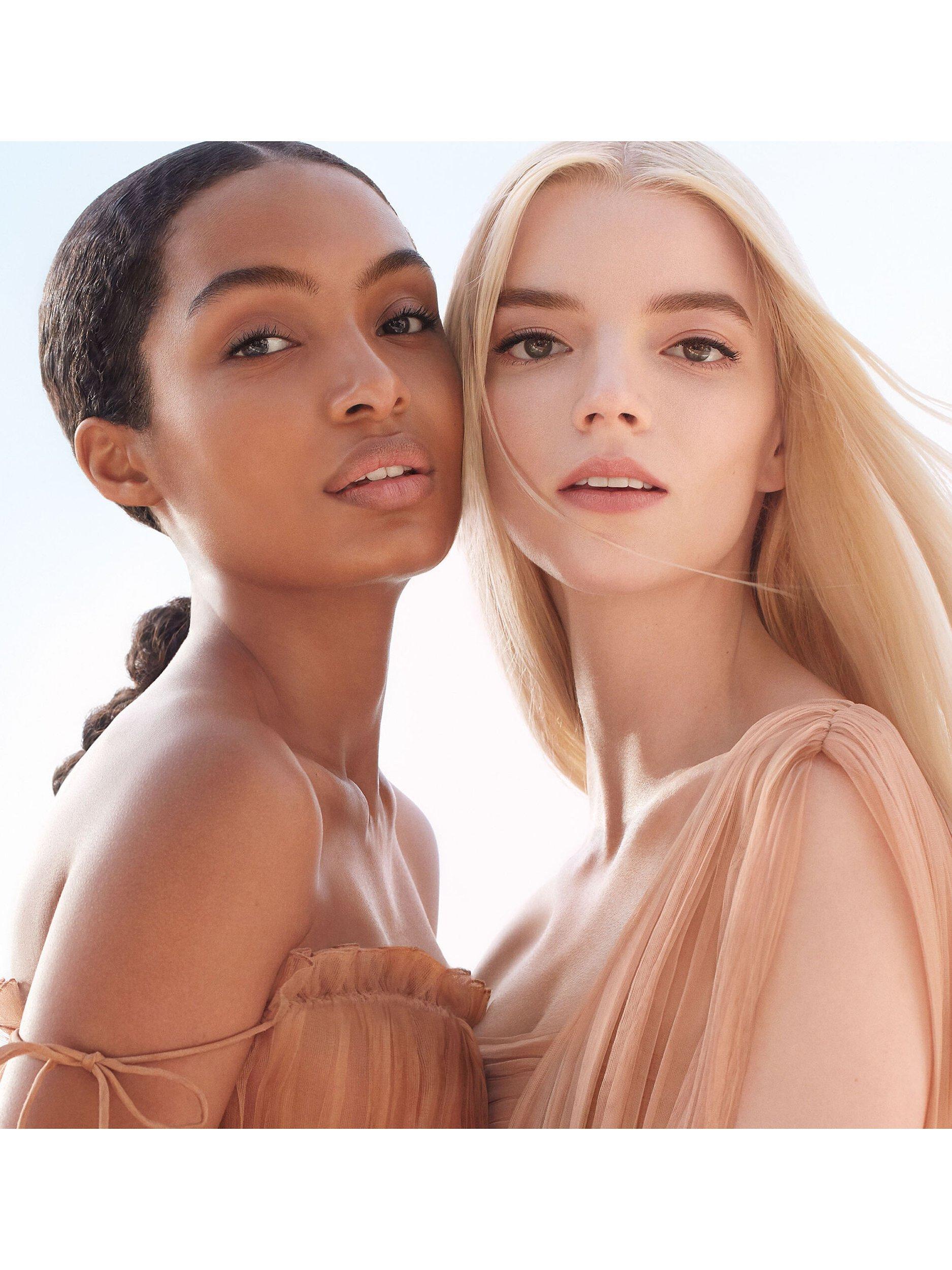 Product image 5 of 7, which shows DIOR Rouge Blush, 720 Icone Shimmer