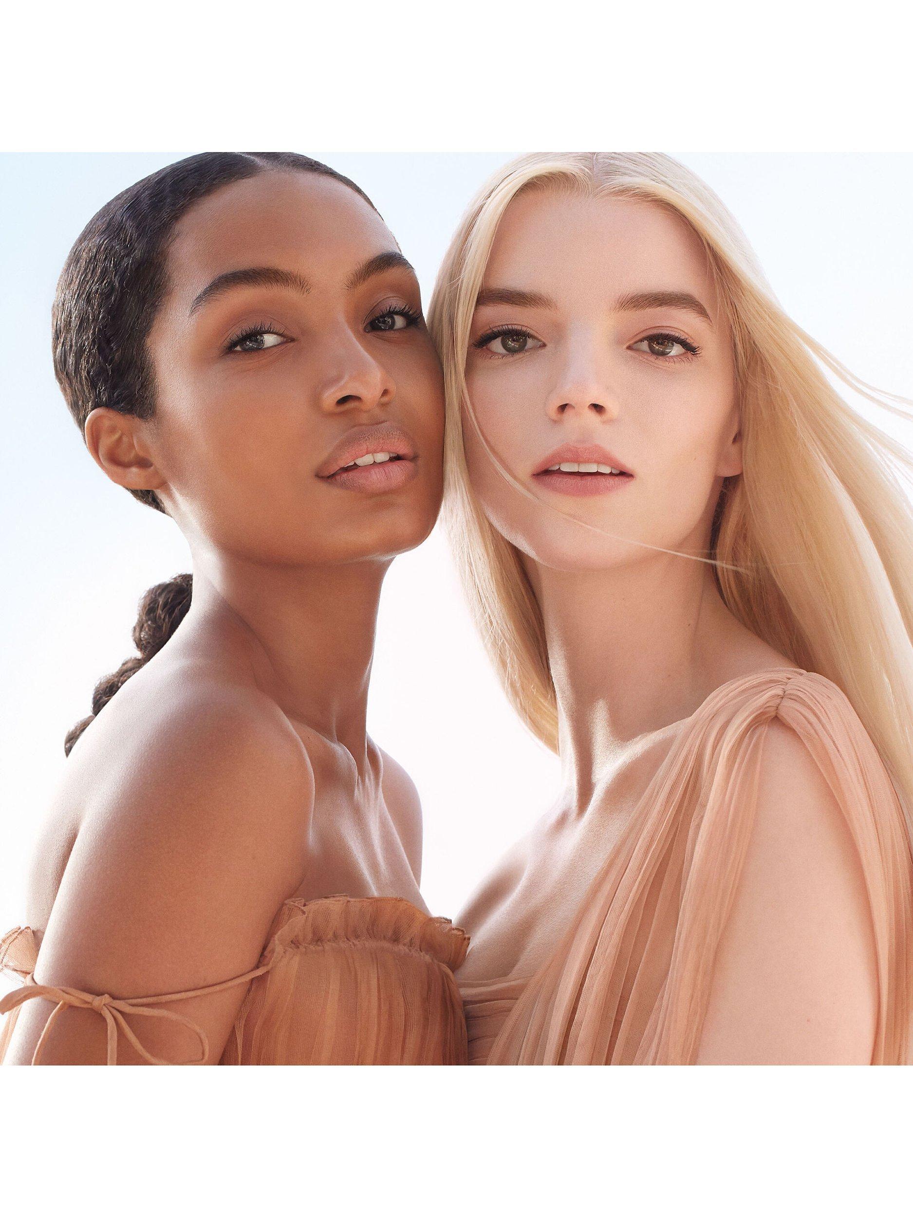 Product image 5 of 7, which shows DIOR Rouge Blush, 219 Rose Montaigne Shimmer