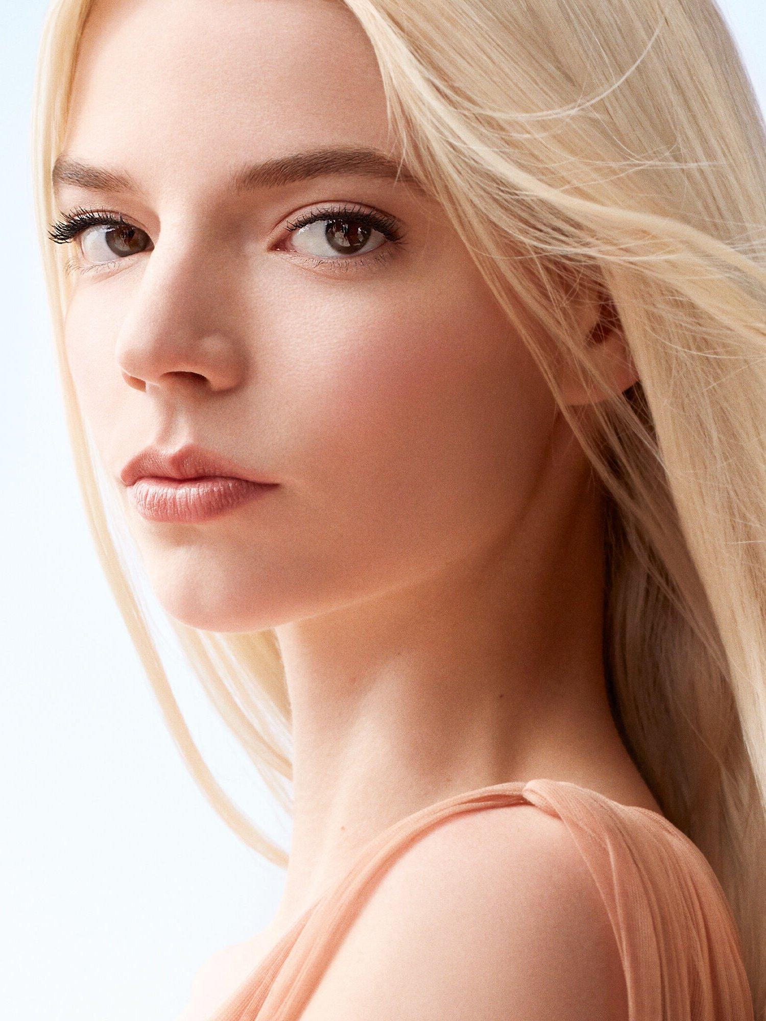 Product image 7 of 7, which shows DIOR Rouge Blush, 219 Rose Montaigne Shimmer