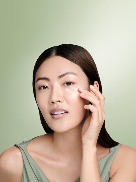 Dr. Andrew Weil for Origins™ Mega-Mushroom Relief & Resilience Fortifying Emulsion, 100ml - view 2, 