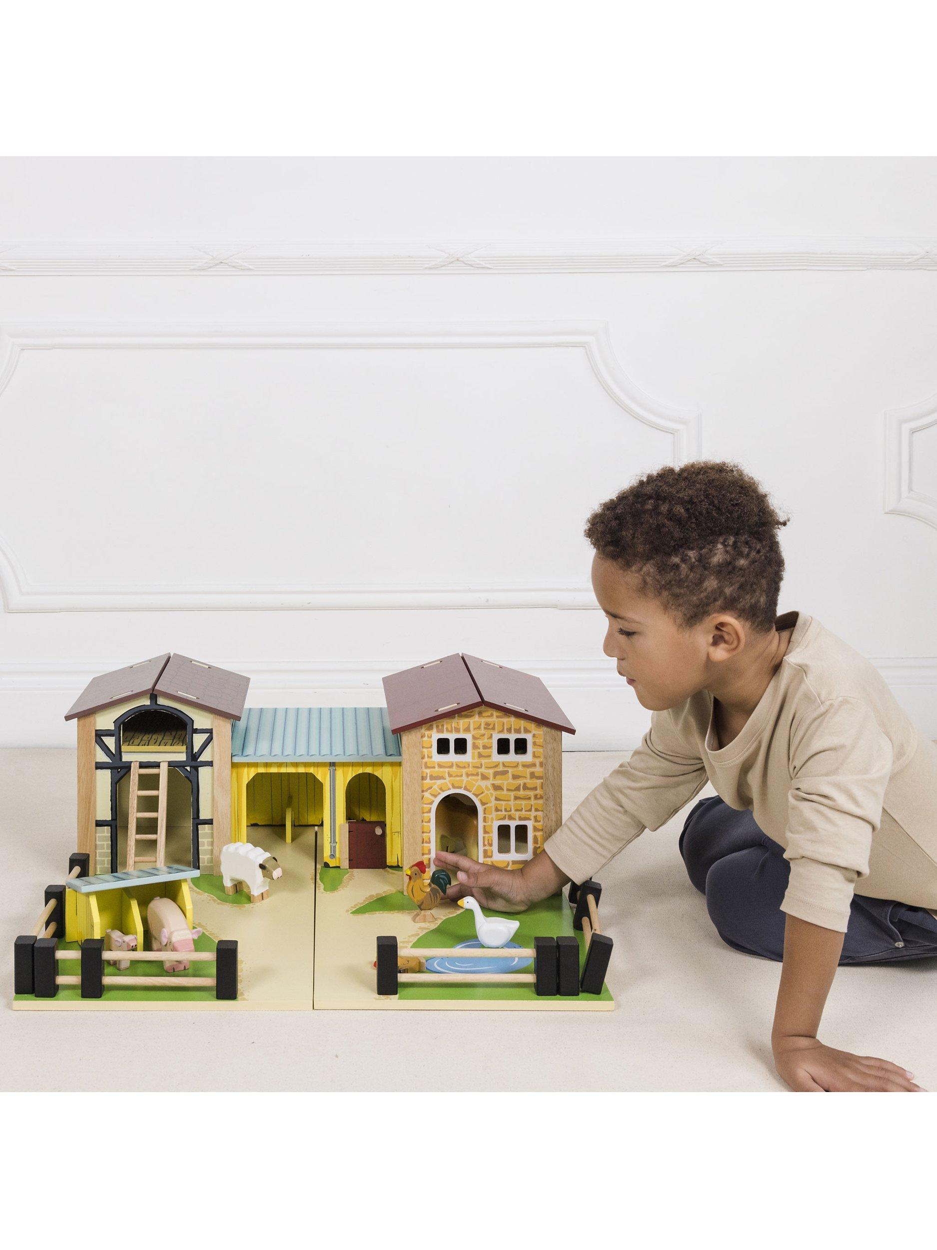 Le toy van farm sales