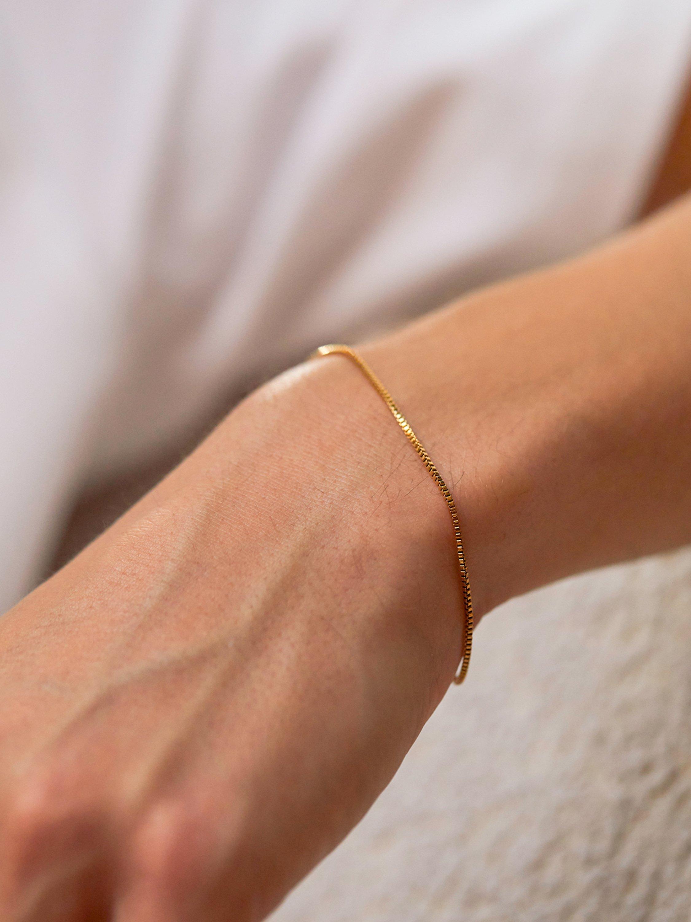Product image 2 of 4, which shows BARTLETT LONDON Men's Thin Box Chain Bracelet, Gold