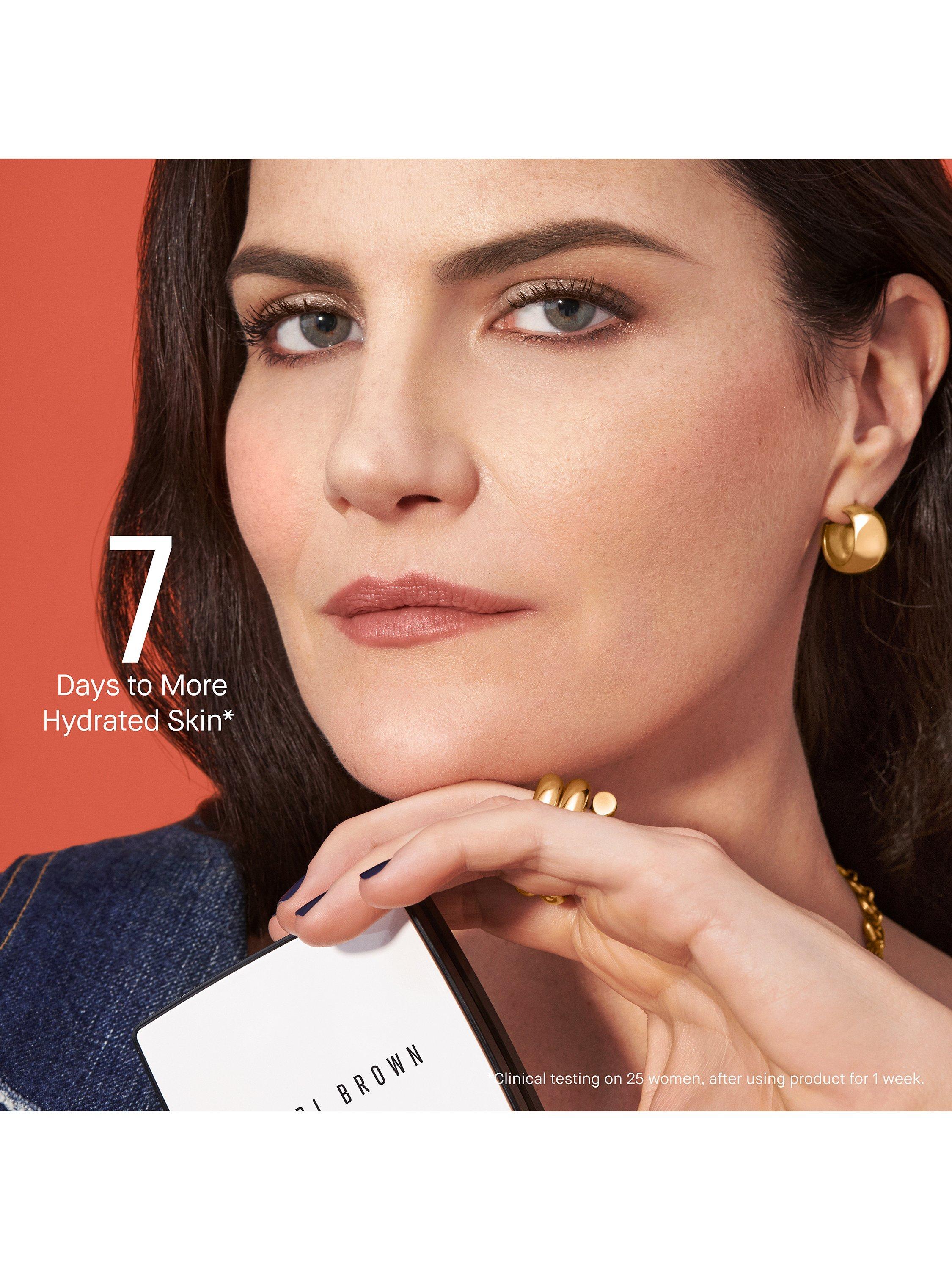 Product image 3 of 6, which shows Bobbi Brown Vitamin Enriched Pressed Powder, Warm Golden Brown