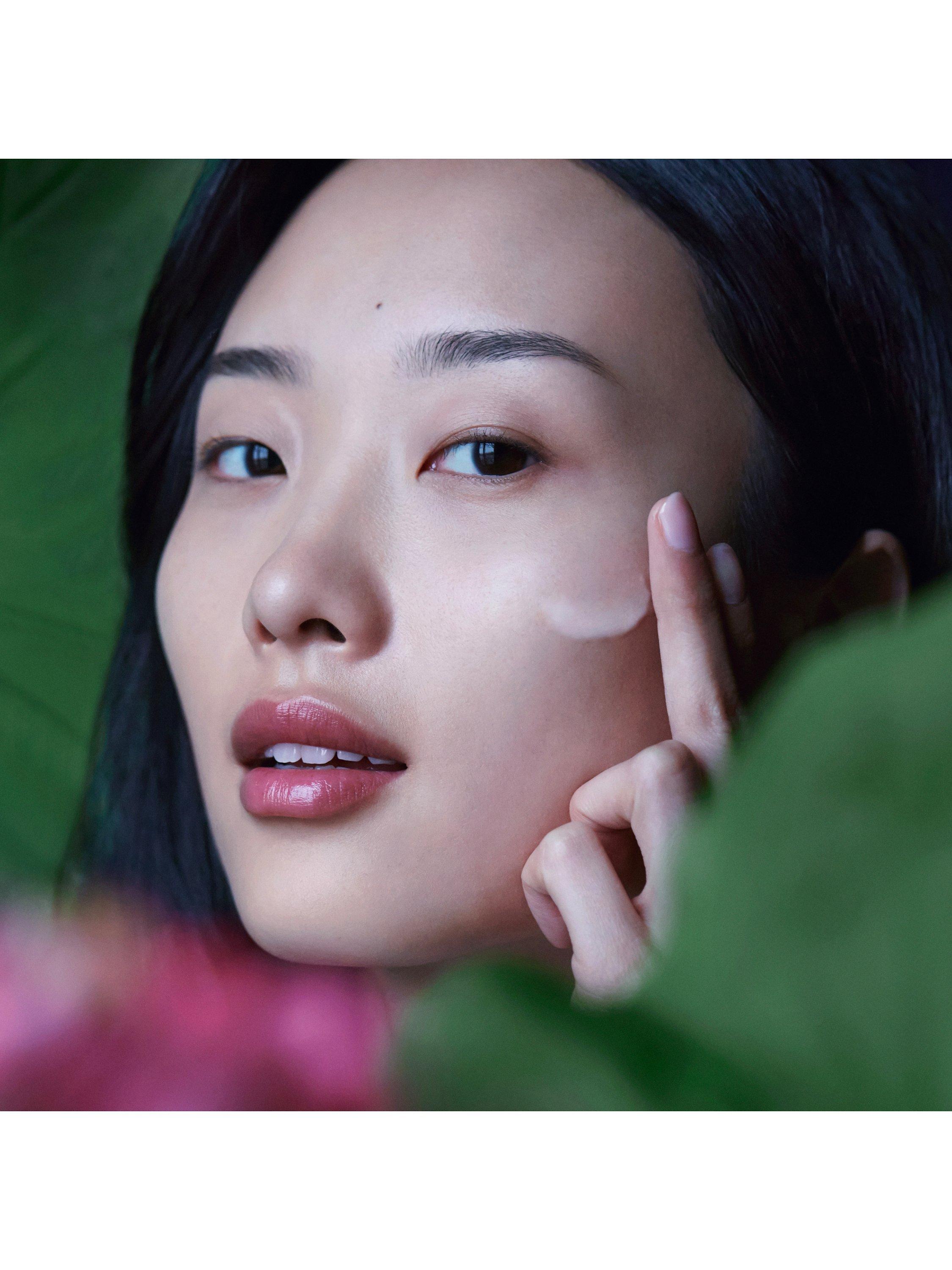 Product image 3 of 10, which shows Fresh Lotus Youth Preserve Resurfacing Dream Serum, 30ml