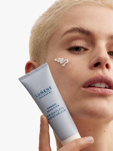 Lumene Nordic Sensitive Herkka Weightless Moisturiser, 50ml - view 2, 