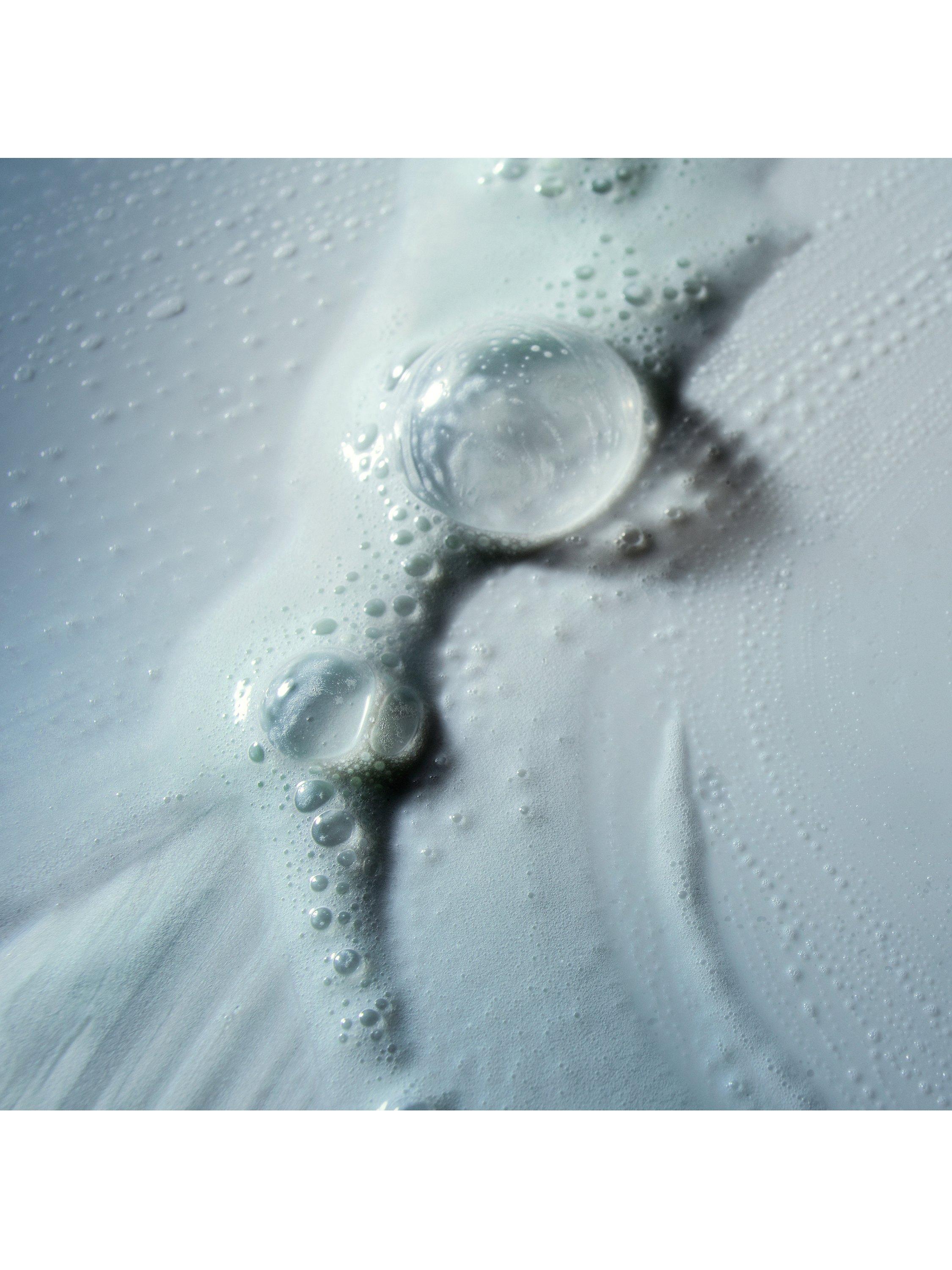 Product image 3 of 8, which shows La Mer The Essence Foaming Cleanser, 30ml