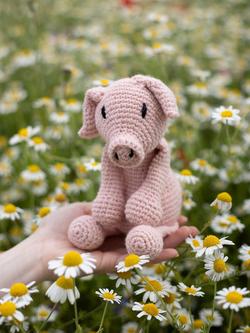 TOFT Richard the Pig Crochet Kit - view 2, Peony