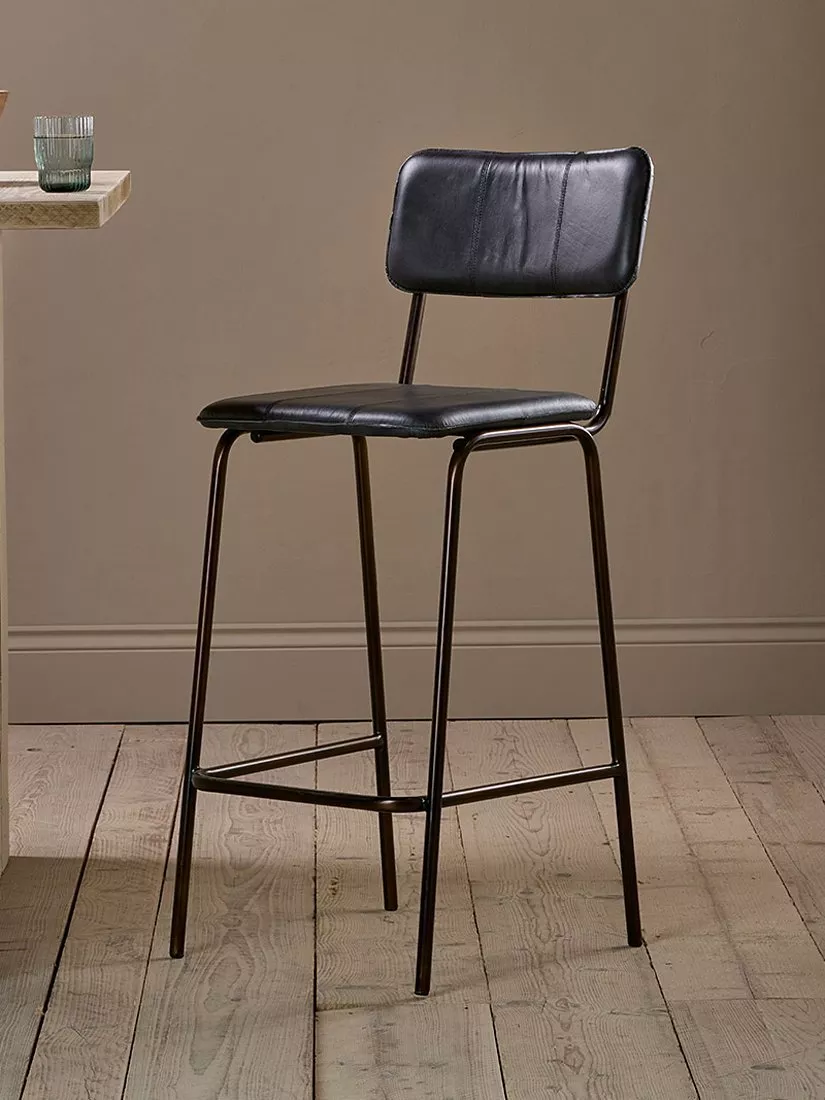 bar stool  in black