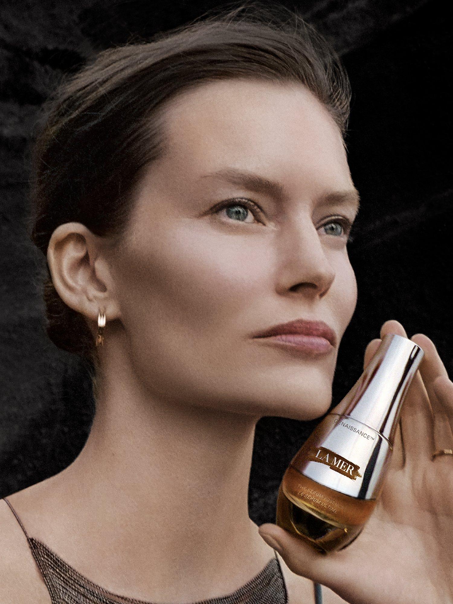Product image 4 of 7, which shows La Mer The Genaissance de la Mer Serum Essence, 30ml