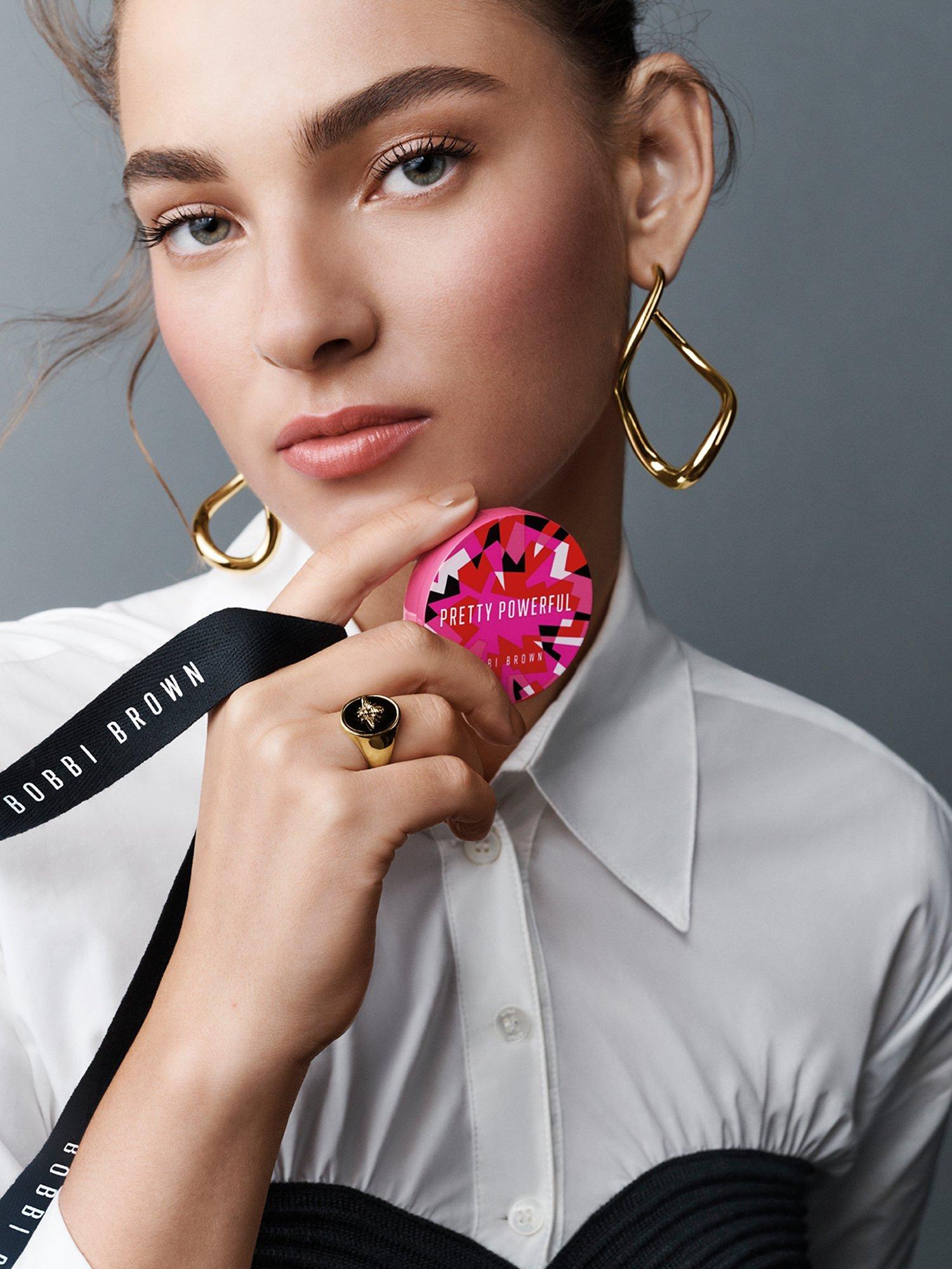 Bobbi Brown x KITRI Pretty Powerful Collection Makeup Gift Set