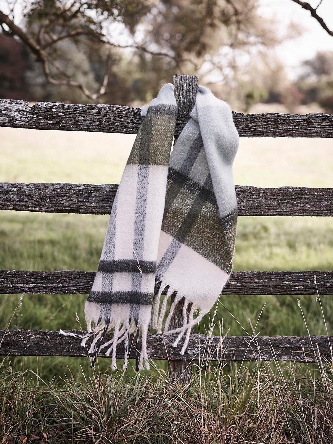 Barbour Isla Check Scarf Soft Mint