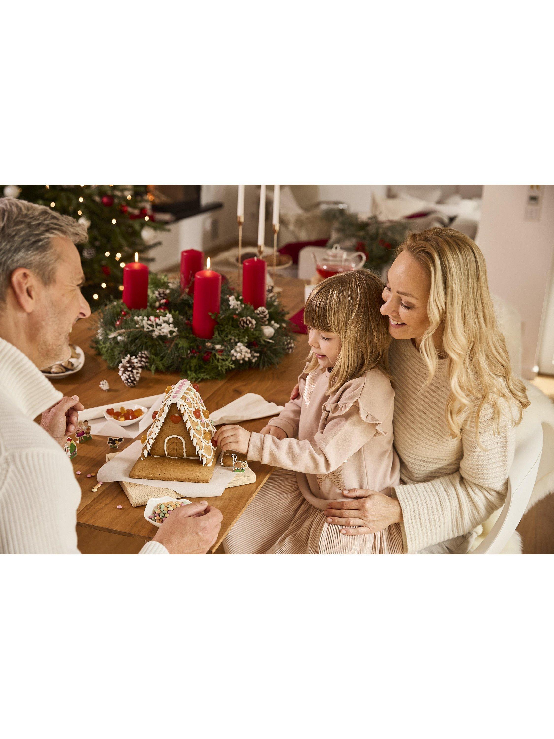 John lewis gingerbread house lego hotsell