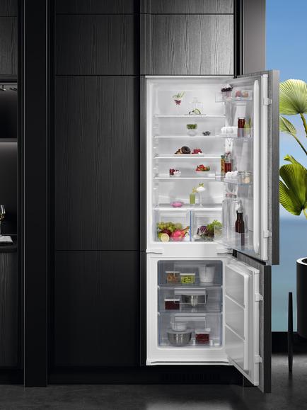 AEG OSC5S181ES Integrated Fridge Freezer, White - view 2, White
