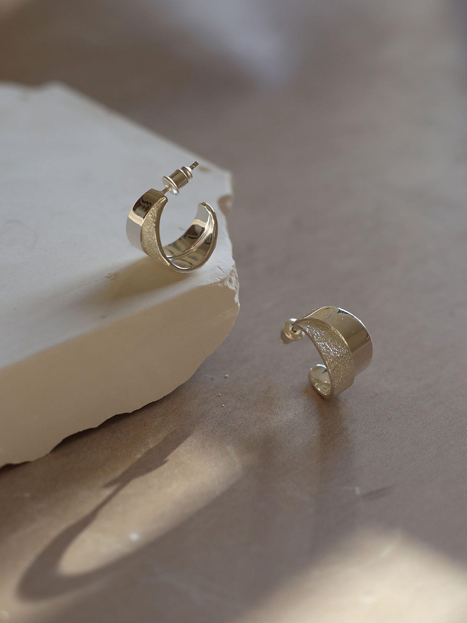 Product image 3 of 4, which shows Tutti & Co Reflect Textured Demi Hoop Earrings, Silver