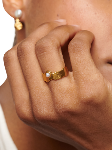 Monica Vinader Capri Button Pearl Stacking Ring - view 2, Gold