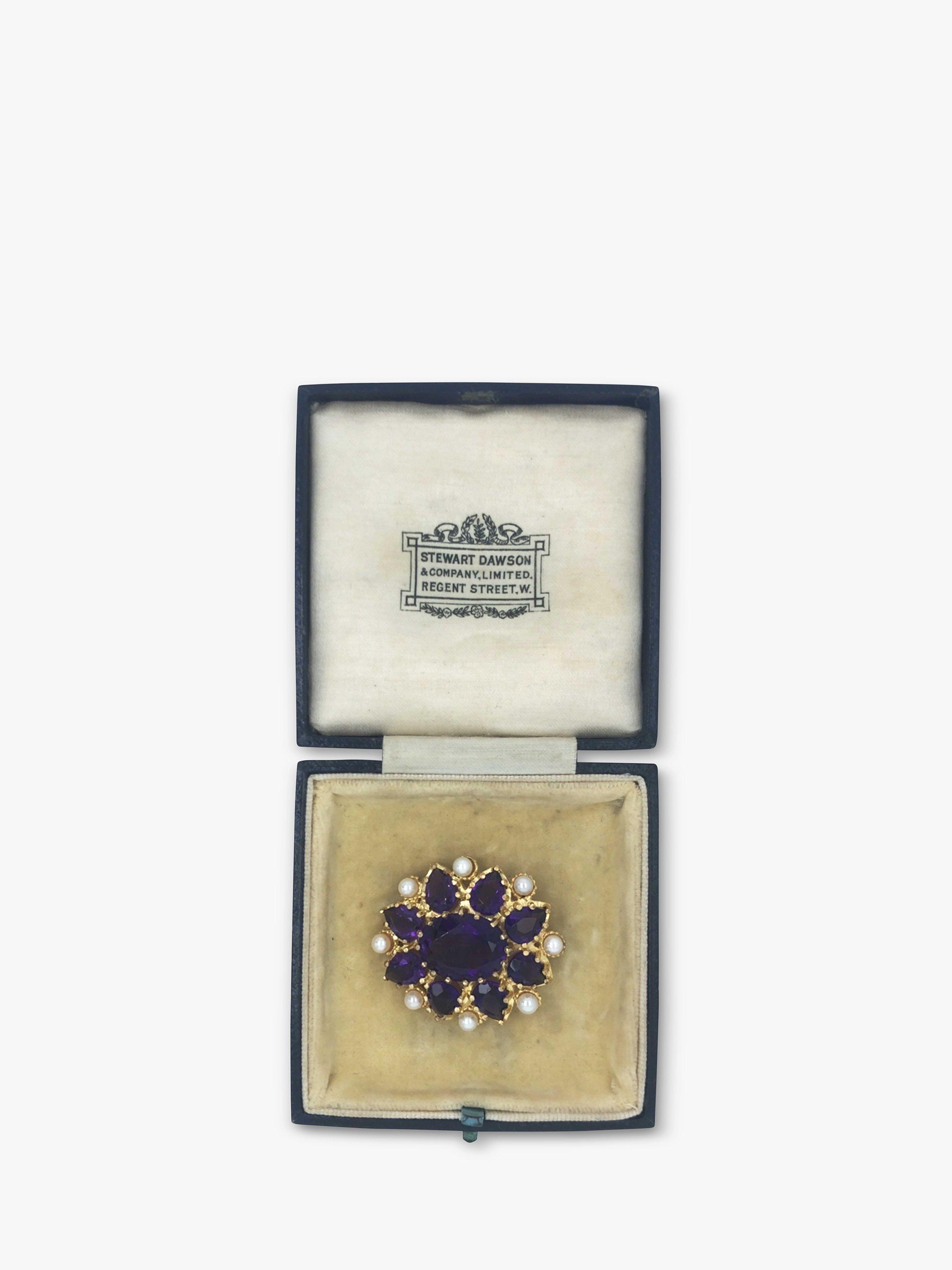 Product image 4 of 5, which shows Vintage Fine Jewellery Pre-Loved 9ct Yellow Gold Amethyst and Pearl Brooch, Dated 1980s