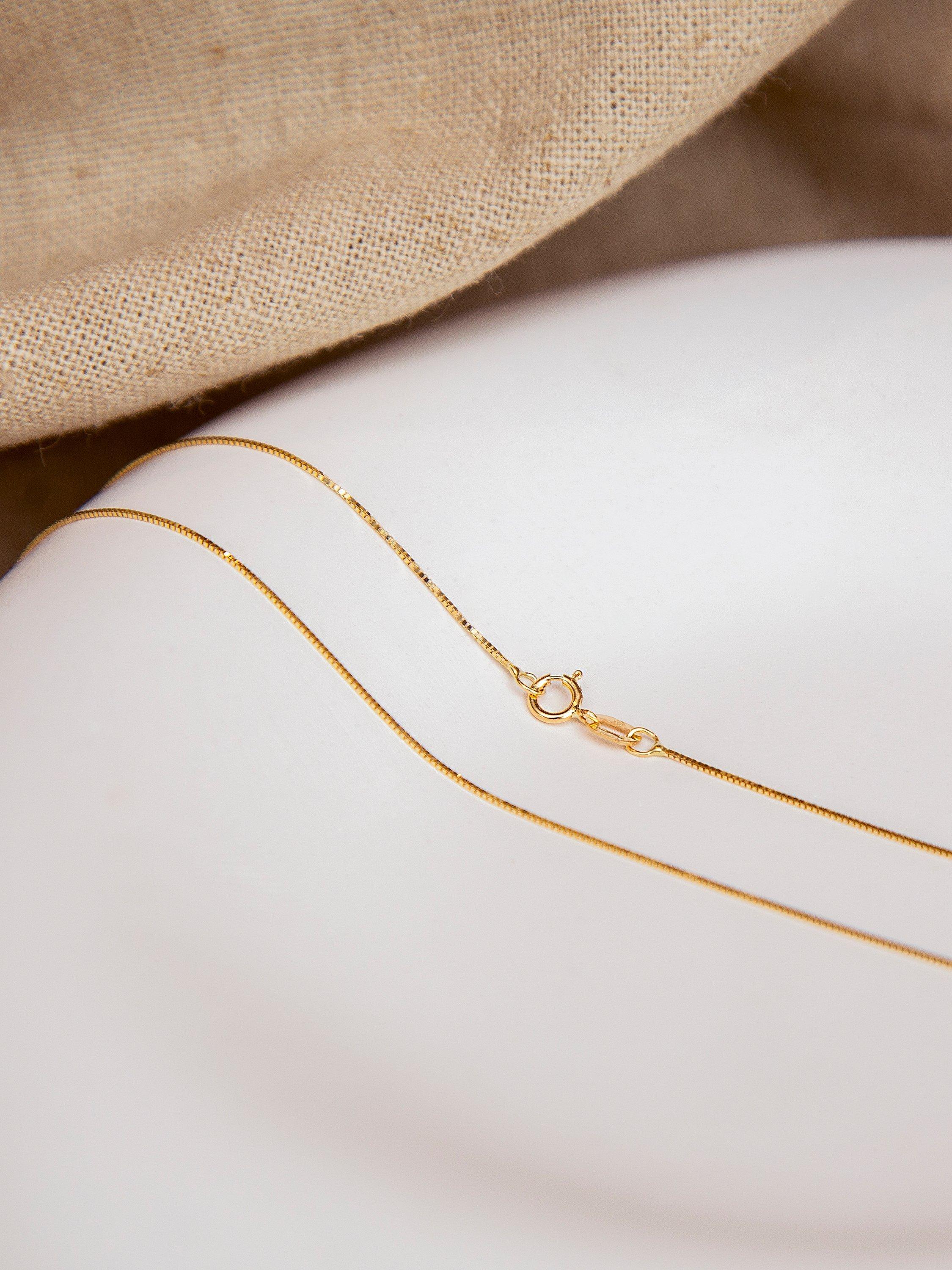 Product image 3 of 5, which shows IBB 18ct Yellow Gold Venetian Box Chain Necklace, Gold