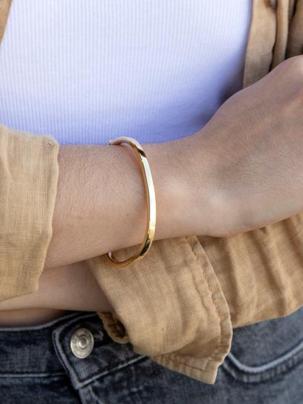 IBB 18ct Yellow Gold 4mm Rectangular Tube Bangle, Gold - view 2, Gold