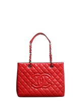 Pre-loved CHANEL 2013-2014 Caviar Leather Diamond Quilted GST Bag, Red